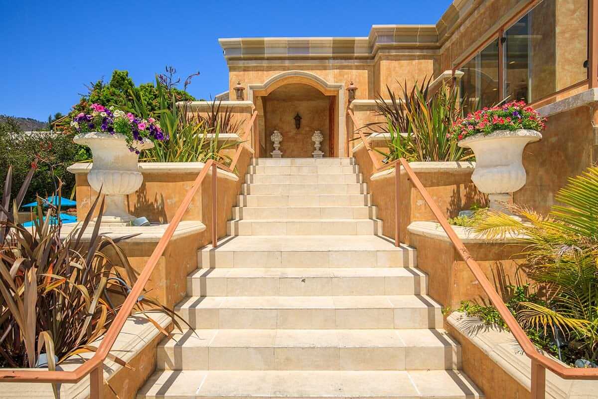 02-seasons-in-malibu-stairs