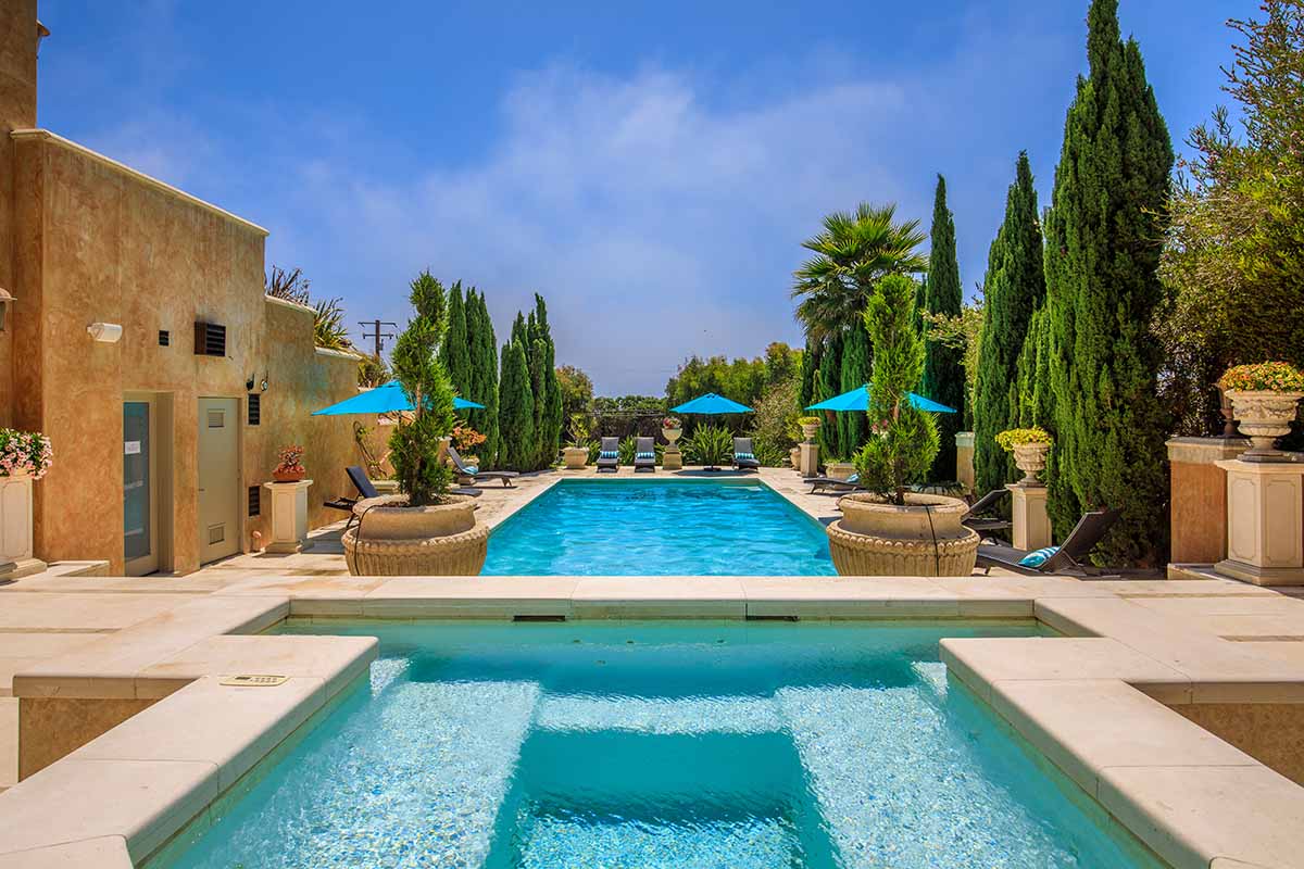 03-seasons-malibu-swimming-pool
