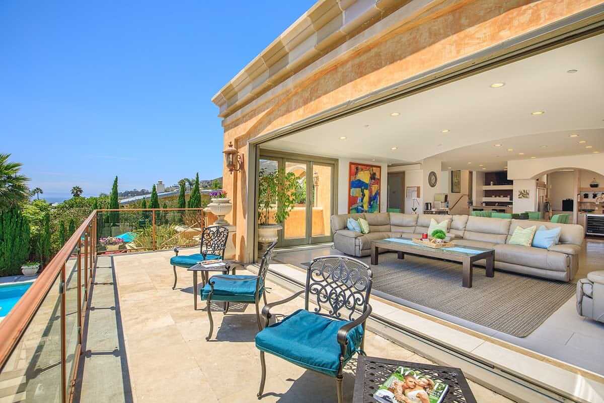 04-seasons-malibu-balcony