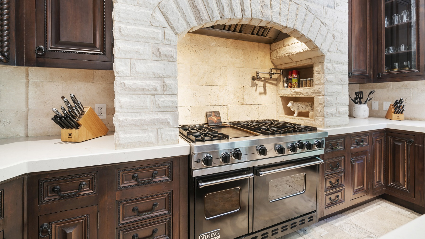 08-KITCHEN-COOKING-AREA-2560