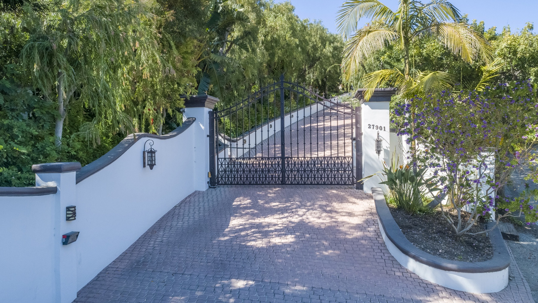 14-BEACH-COTTAGE-GATE-2560