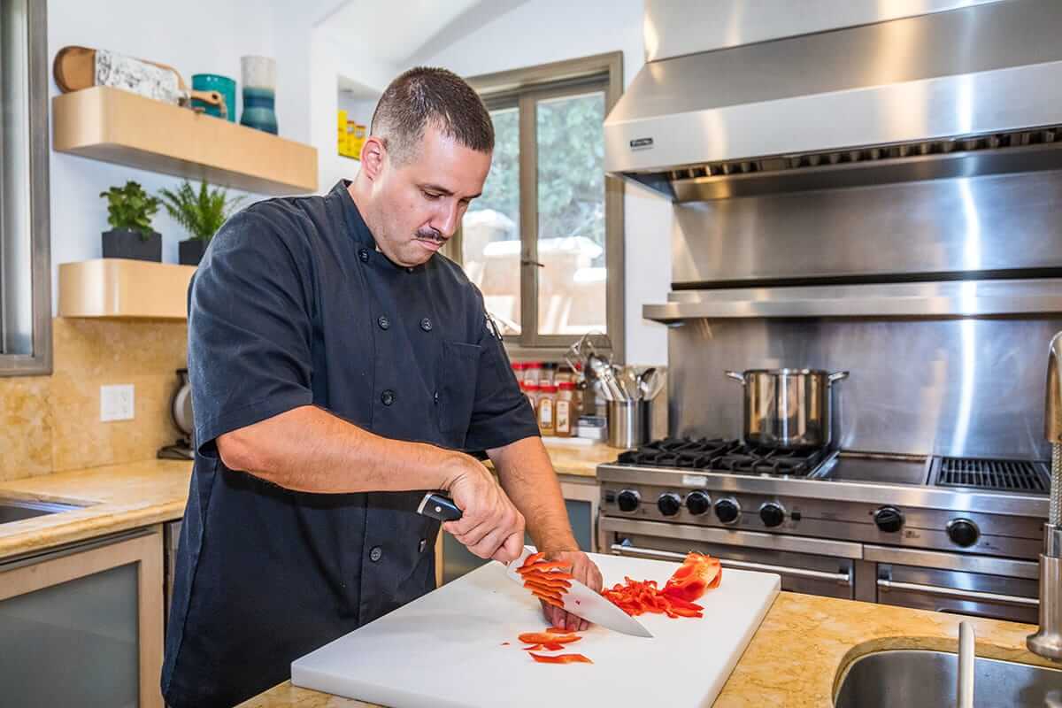 15-chef-in-the-kitchen