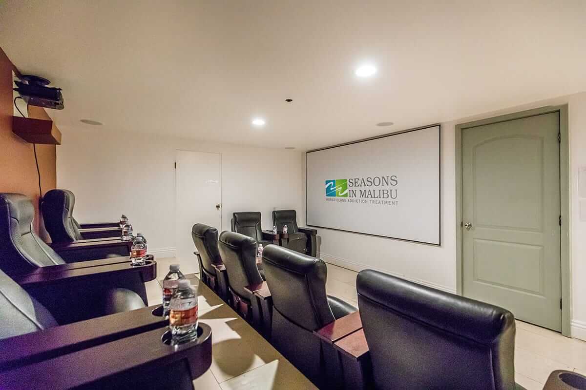 17-projector-room